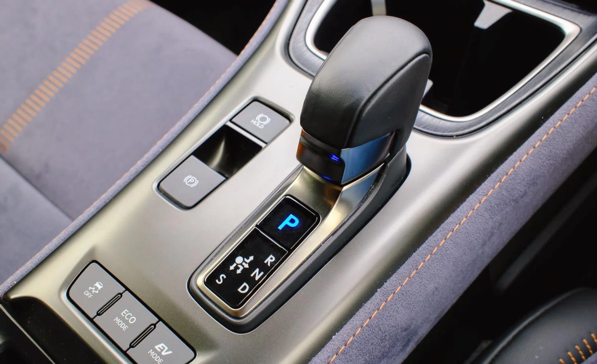 The gear lever looks like it came straight out of the Prius. Photo: HWZ