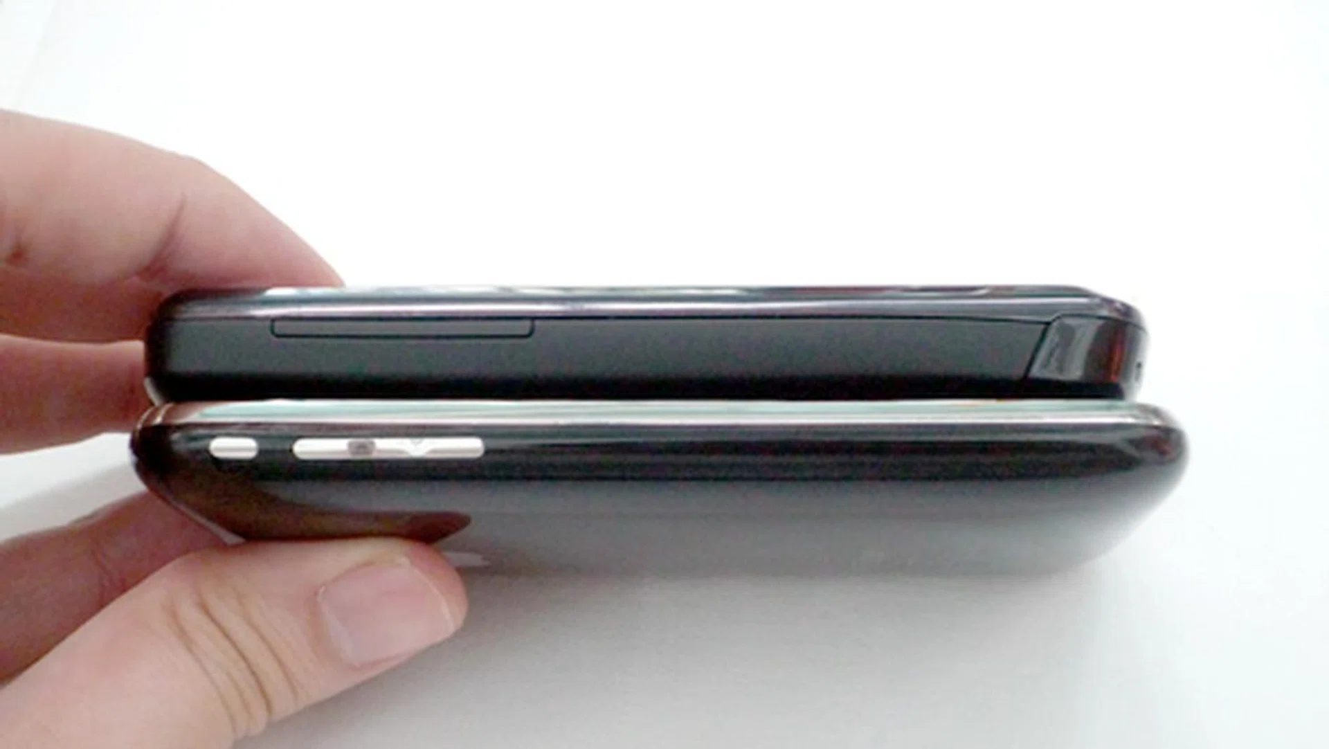 When it comes to the slimness of a device, the difference between the iPhone 3G's 12.3mm profile and the Touch HD's 12mm is almost negligible.