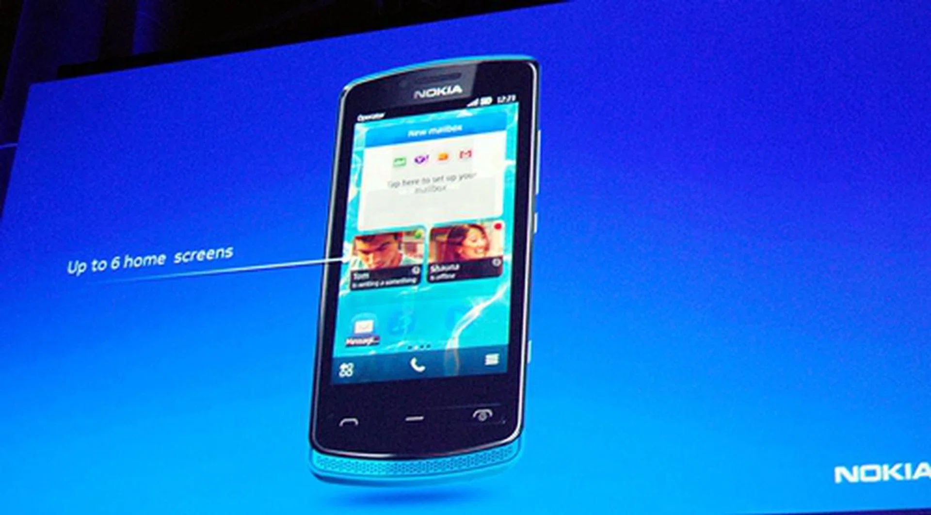 With Symbian Belle, you have up to six home screens to place your favorite apps, shortcuts and widgets. This is one more than what Symbian Anna offers and is also on-par with most Android smartphones.