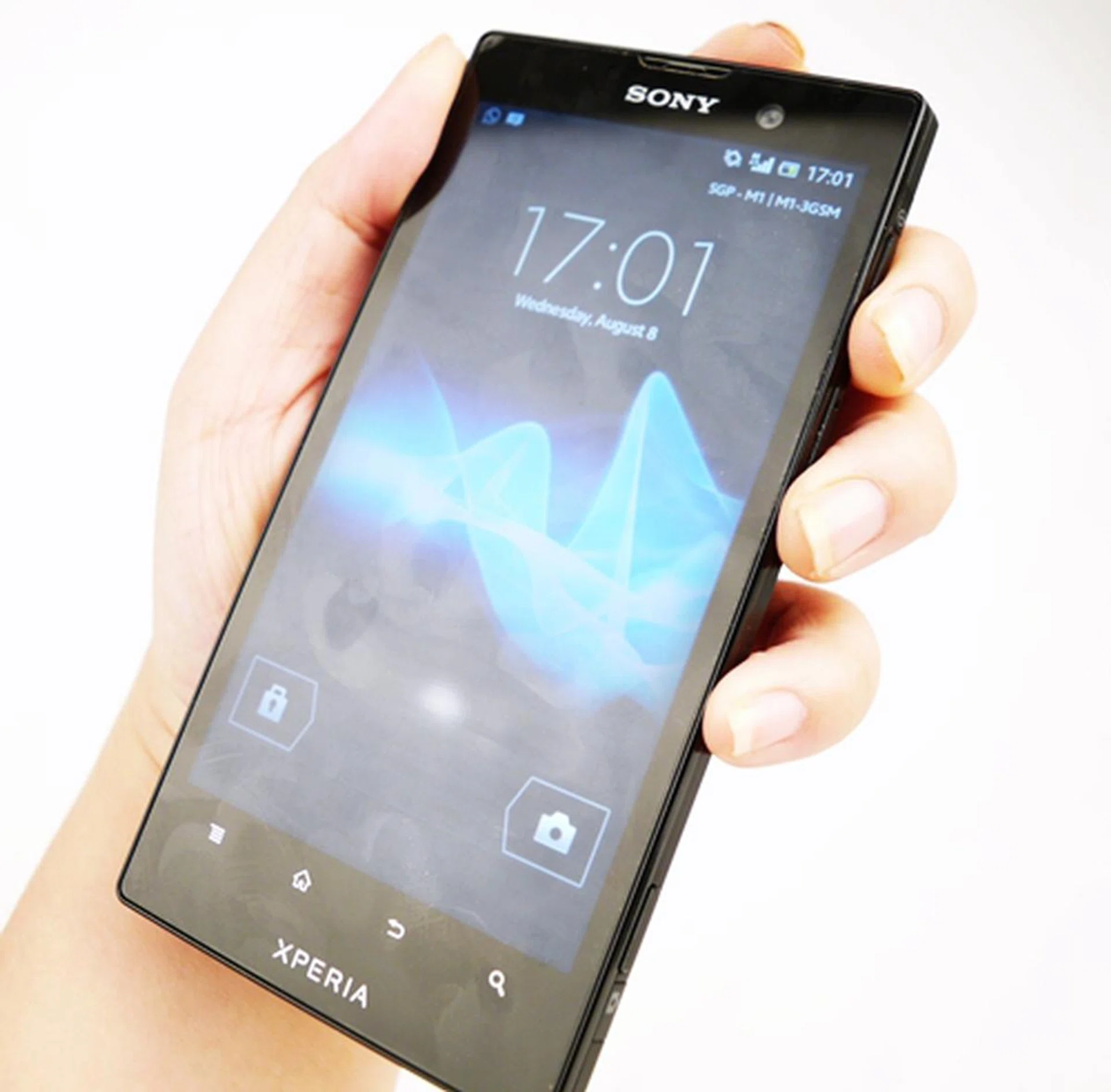 The Sony Xperia Ion is nothing spectacular and comes with features that are somewhat dated and isn't able to differentiate much from competitors other than its design language.