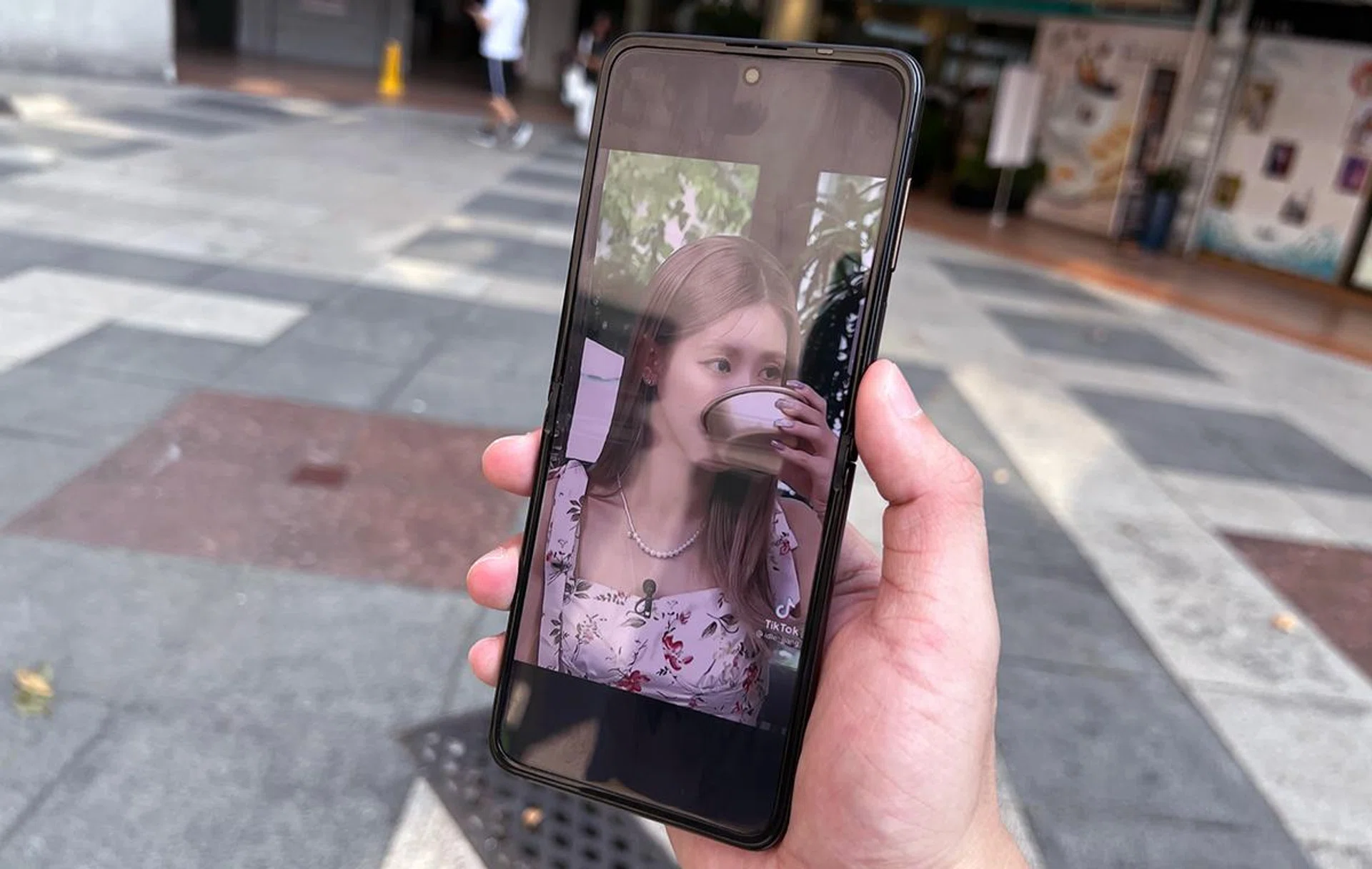 The display works great and is fairly accurate with colours and details.