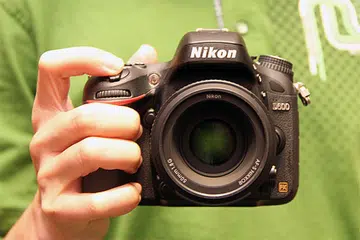 As far as full-frame DSLRs go, the Nikon D600 can be considered light and compact. The body alone weighs 760g. However, the distinction for being the world's lightest full-frame camera still belongs to the Sony A99 (733g).  