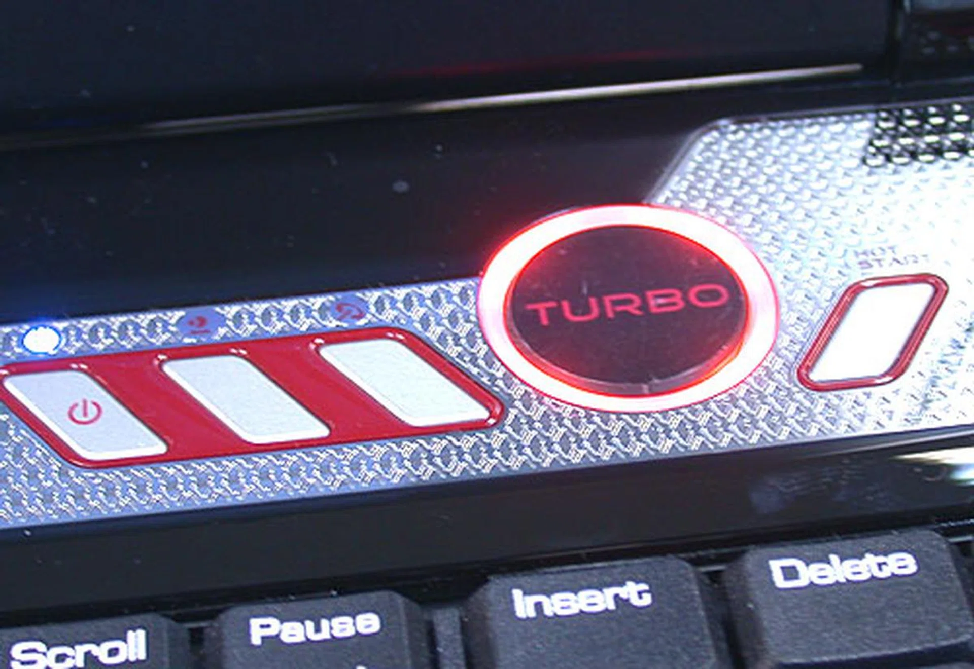 We have seen it on MSI's graphics cards before but having a Turbo mode on a notebook makes more sense historically, since there is precedence for such a move in the past. In this case, performance is boosted by pushing this button (which glows red when activated) and the FSB frequency goes up to 240MHz from the default 200MHz.