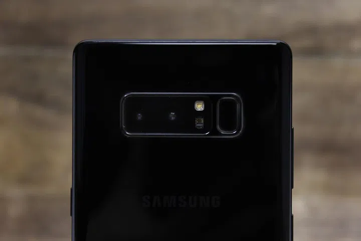 The dual-camera module on the rear of the Samsung Galaxy Note8.