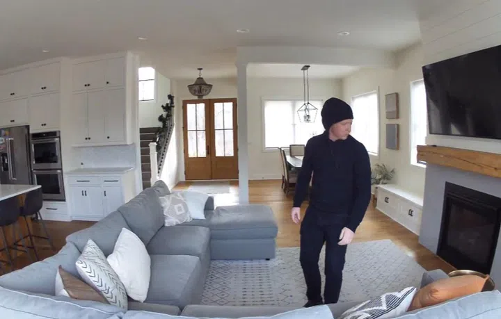 Alerts can be sent to an Apple Watch or smartphone via the app. Image courtesy of Arlo. 