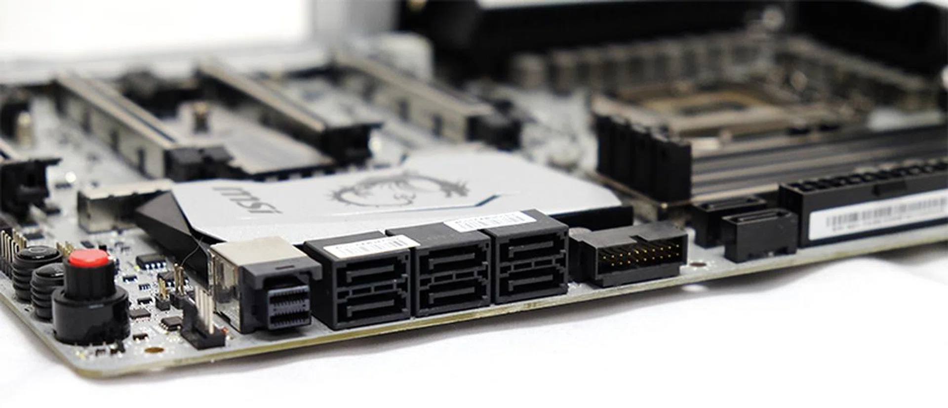 MSI Z270 XPower Gaming Titanium SATA ports