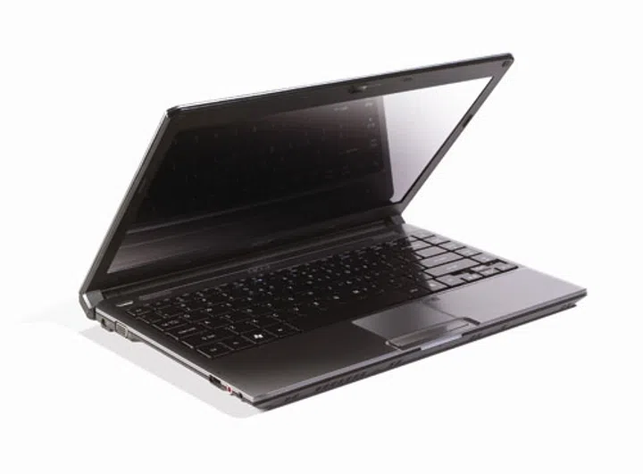 The Acer Timeline 3810t is our best mainstream notebook.