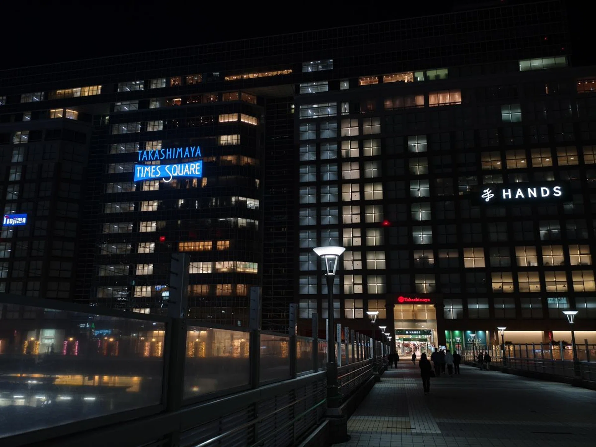 Low light shot, manual exposure to reduce overexposure on phone preview. Photo: HWZ.