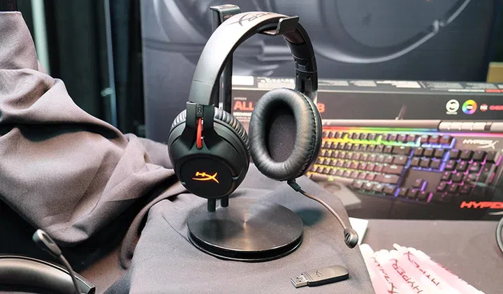 The design is pretty low-key, even with the LEDs on.