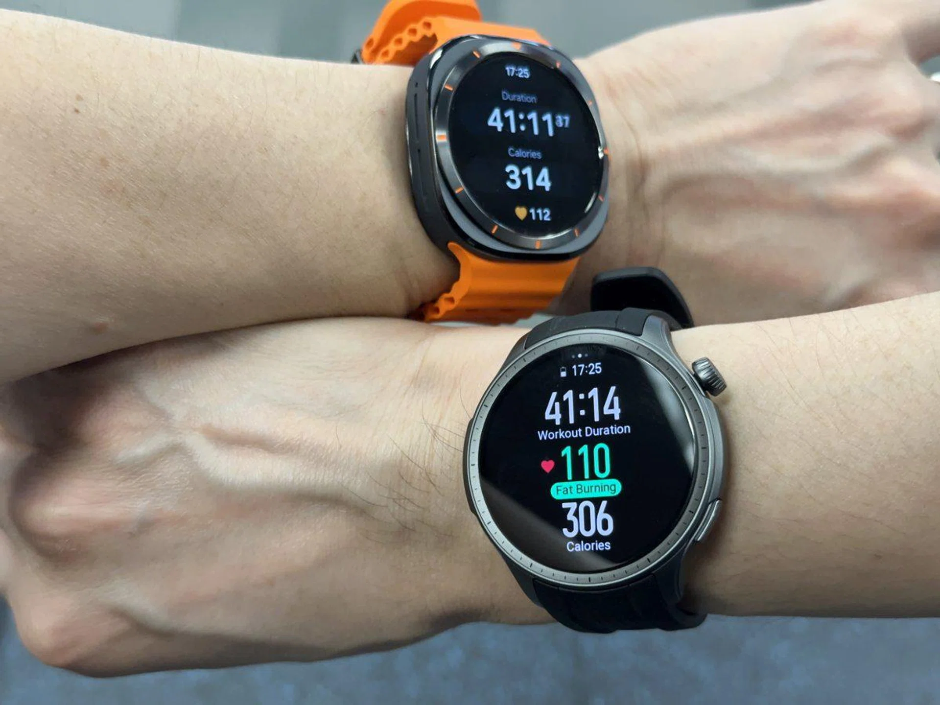 The S$350 Aamazfit Balance easily keeps pace with the S$980 Samsung Galaxy Watch Ultra in a workout. Photo: HWZ