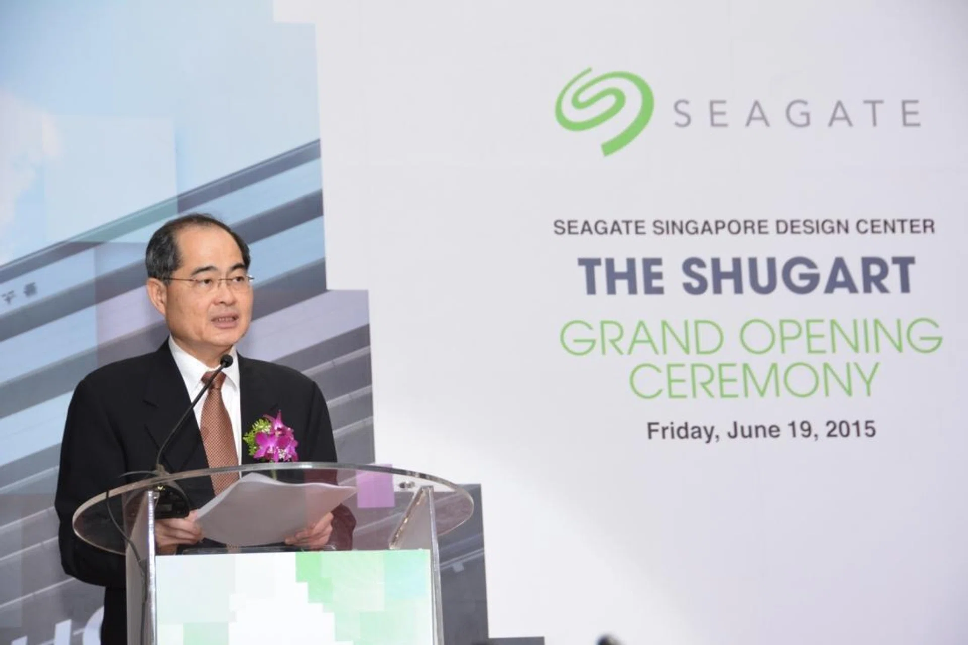 Mr Lim Hng Kiang, Minister for Trade and Industry, speaking at the opening of Seagate’s S$100 million design centre in one-north on 16 June 2015. The Shugart, as the 40,000 sq m facility is called, will house more than 900 employees and focus on developing 2.5-inch thin mobile-storage products for the
personal computer, notebook and tablet markets globally.