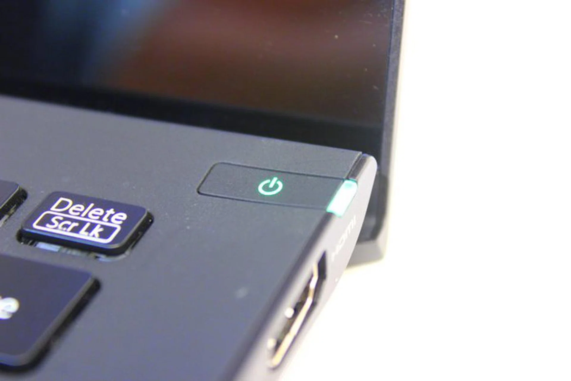 Sony added some unobtrusive aesthetic touches to the otherwise very serious looking Vaio Pro 13. 