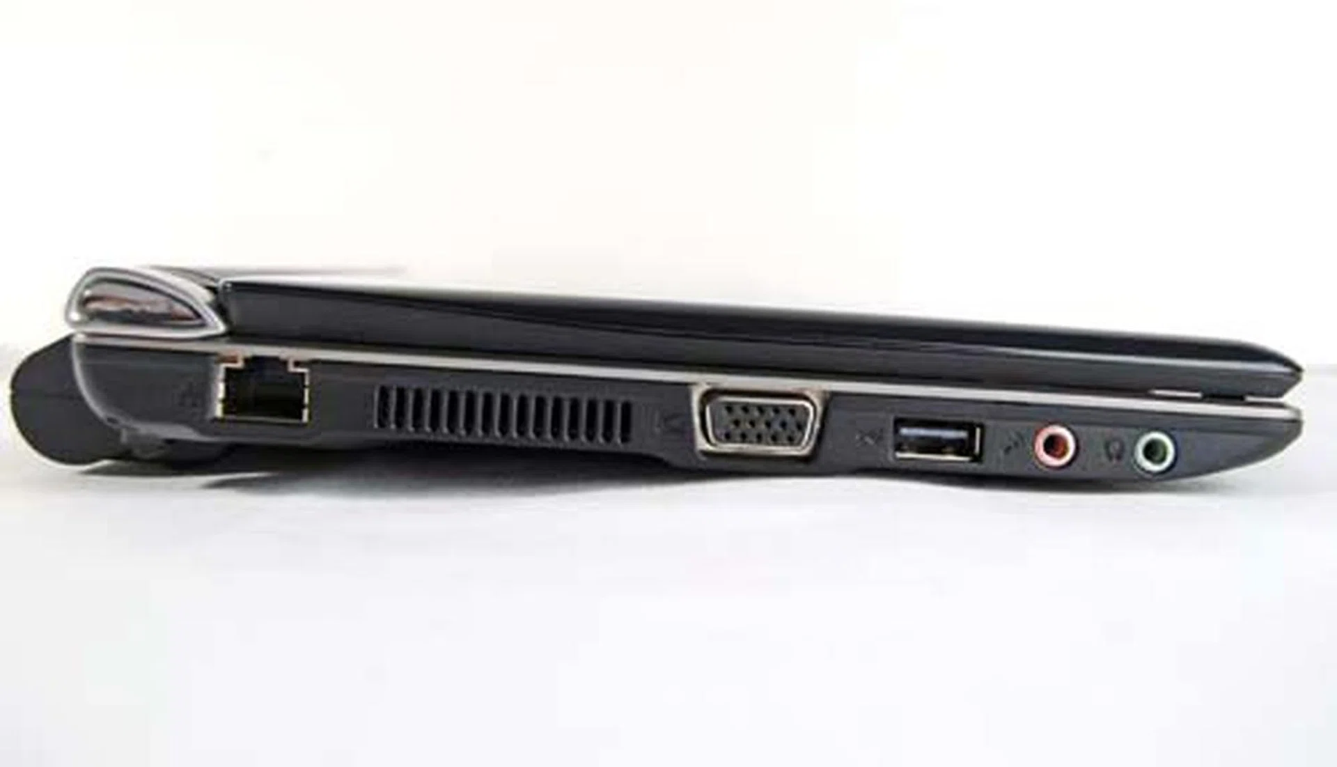 The left side is where you find the LAN port, VGA out, another USB port and the audio jacks.