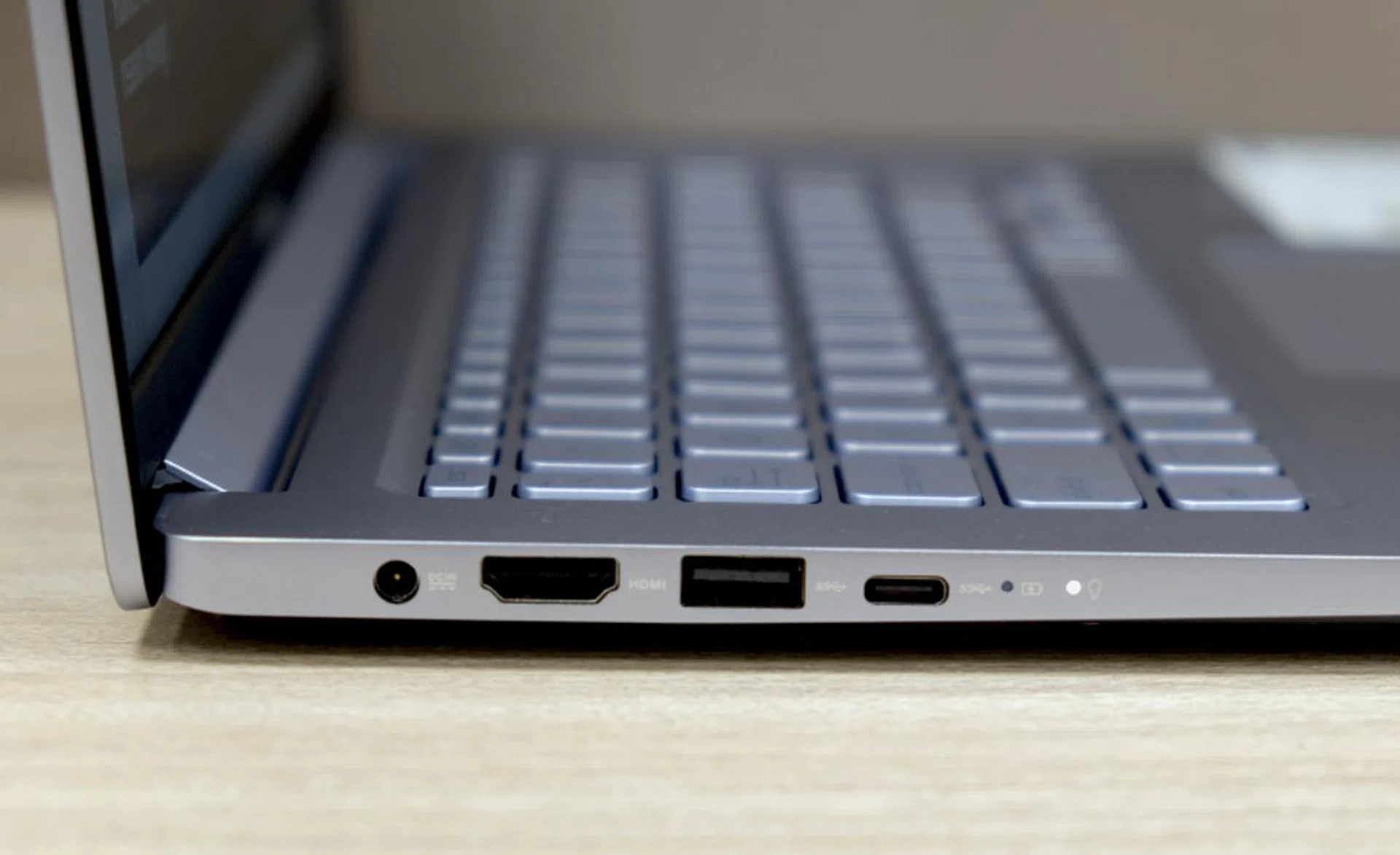 On the left, you'll find a full-size HDMI 1.4 port, a USB 3.0 port, and a USB 3.1 USB-C port. Unfortunately, the USB-C port cannot be used for charging.