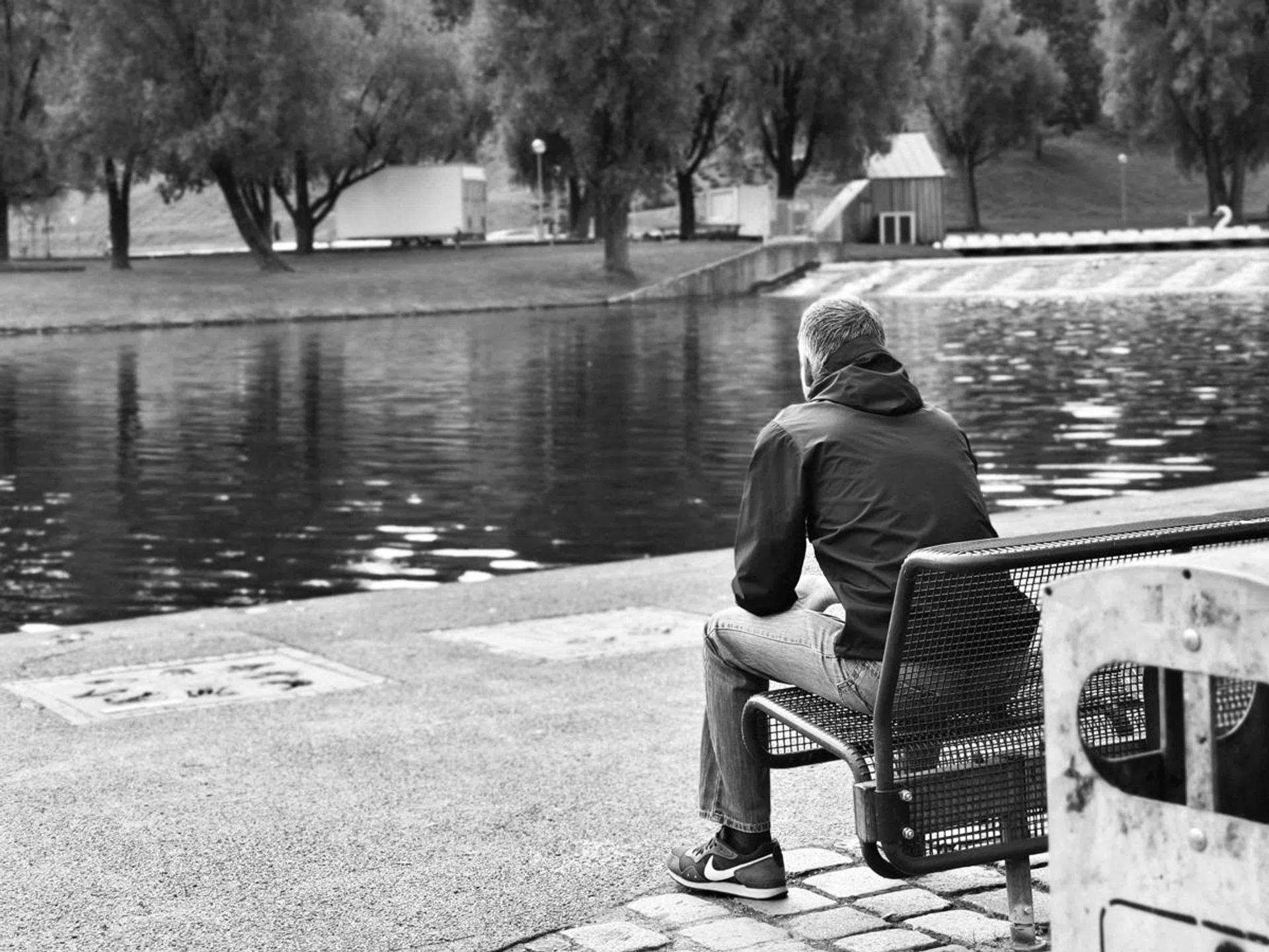 50mm, Portrait Mode, B&W filter, automatic settings. Photo: HWZ.