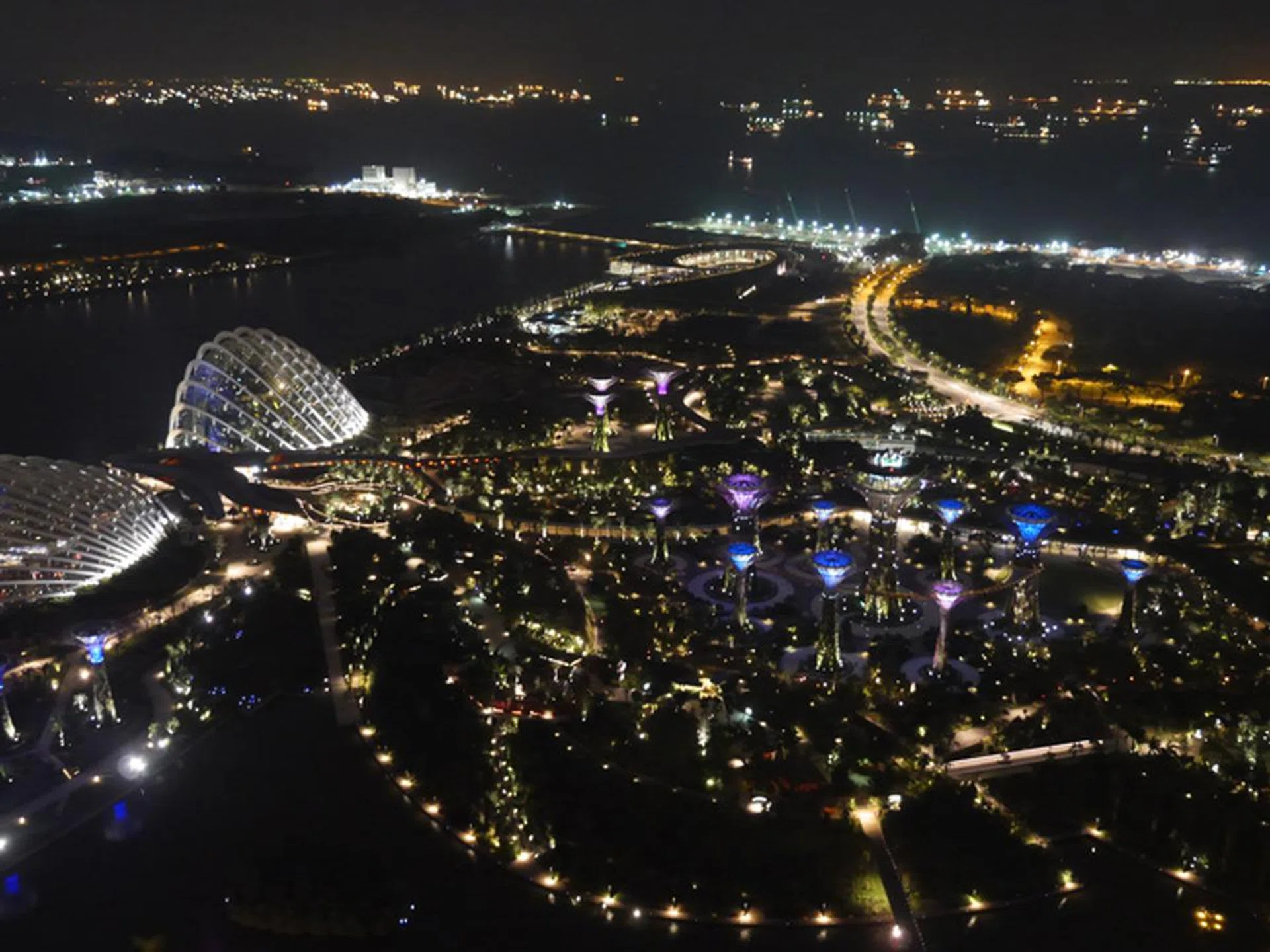 f/2.8 at 34mm, 1/13 sec, ISO 3200.