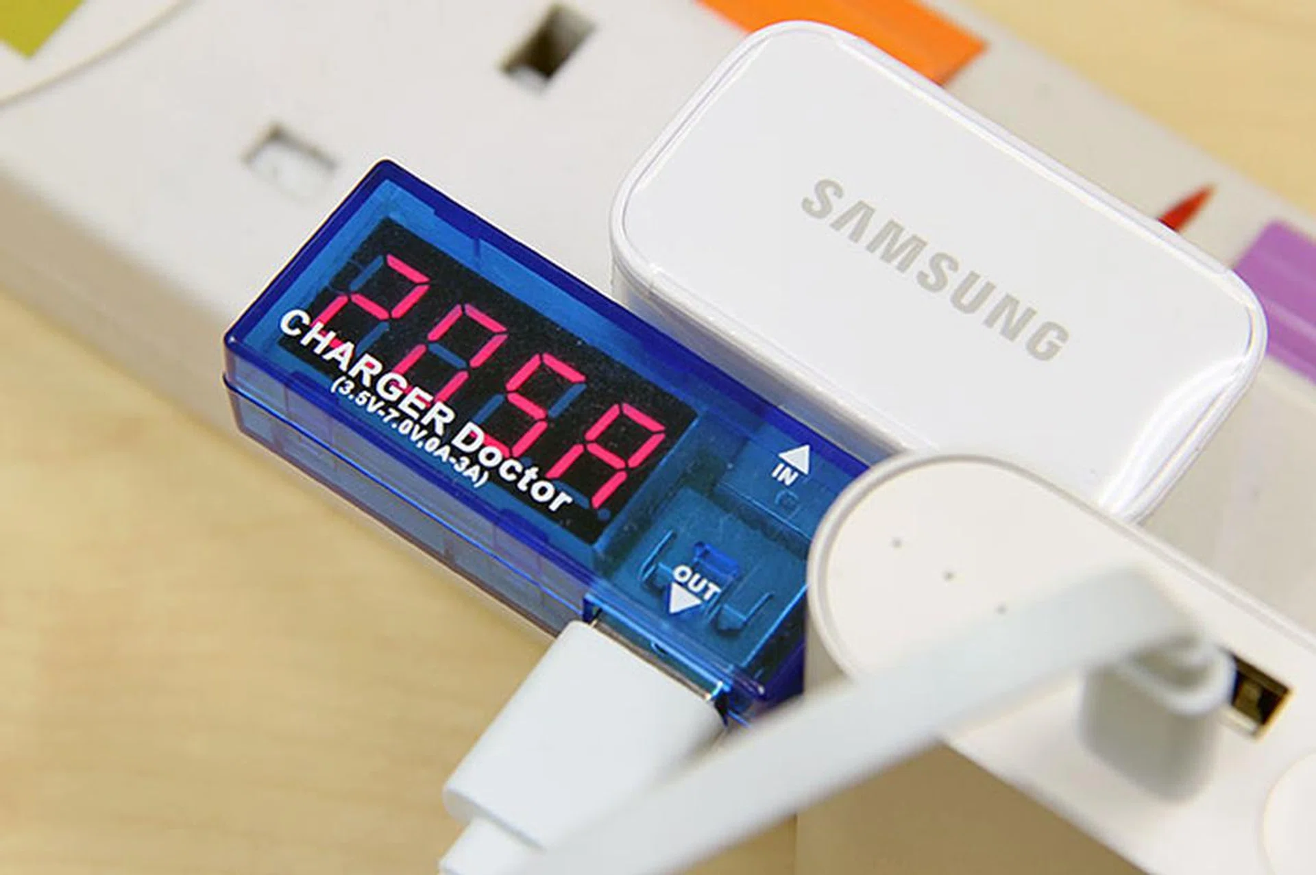 2A input allows the power bank to recharge its internal battery cells quickly.