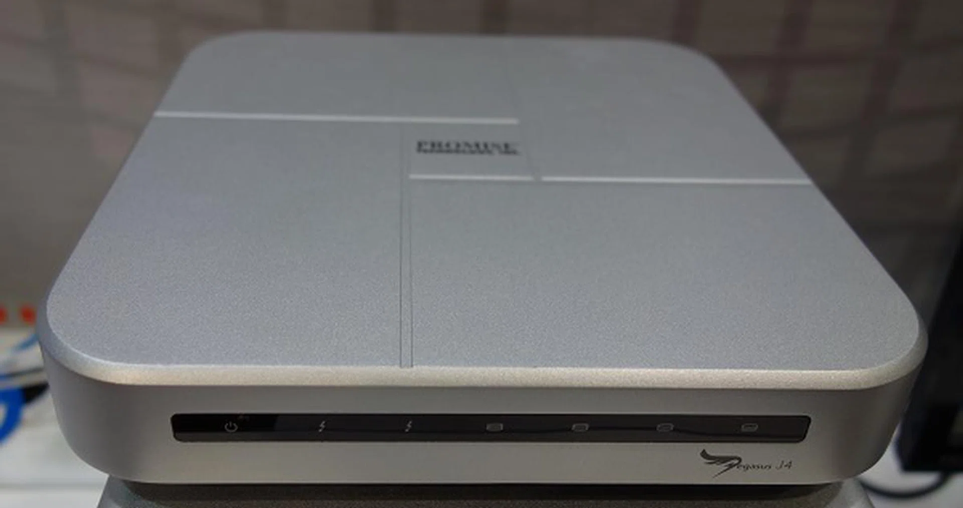 Then there's the Pegasus J4, which supports a quartet of 2.5-inch SATA hard drives. The drive is rated to accept four 500GB drives at one go.