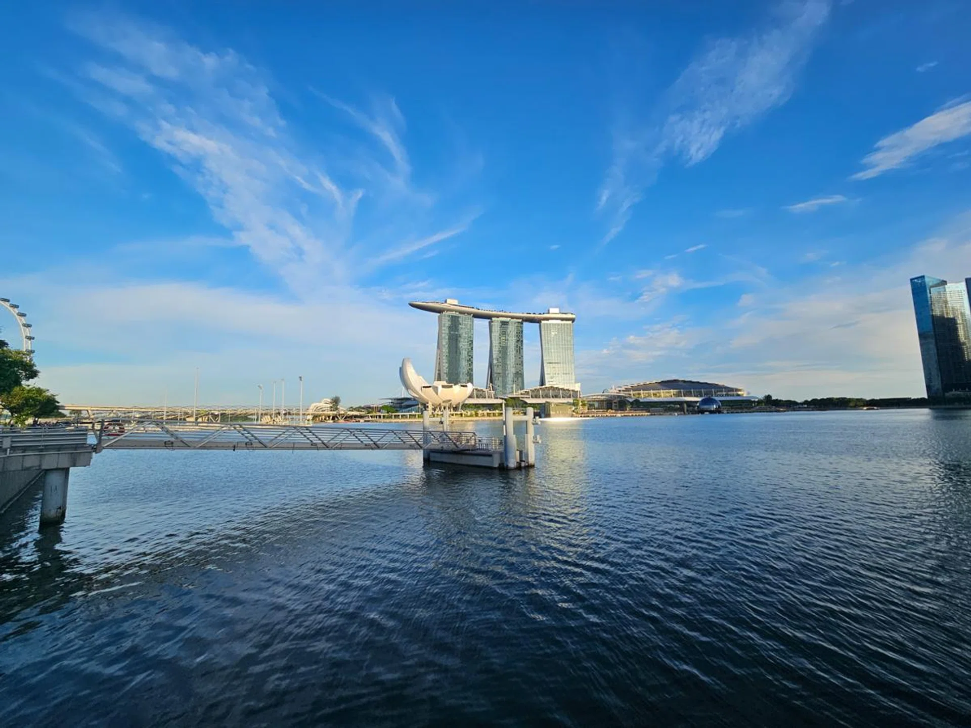 Samsung Galaxy S23, ultra-wide.