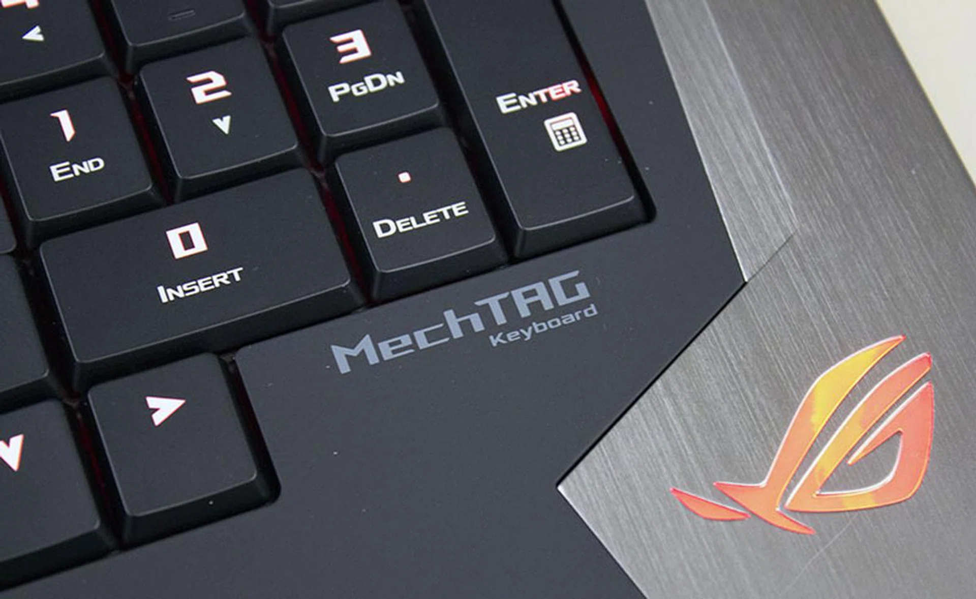 The ROG GX800 has a mechanical keyboard, a rarity in notebooks, which also explains its relative thickness.
