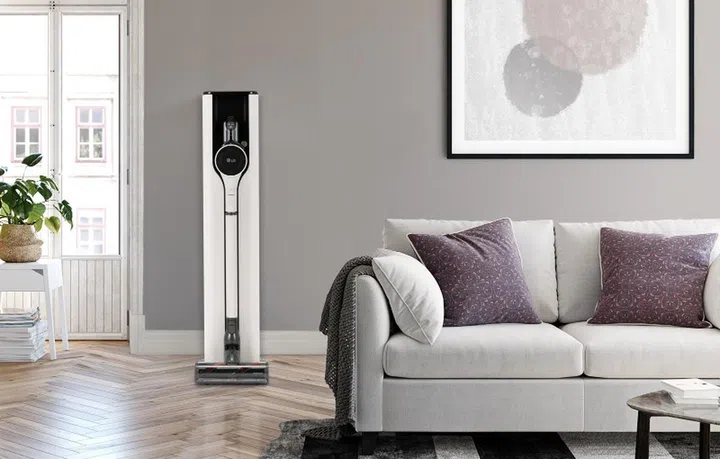 It cleans, mops, and empties its own dust! Image courtesy of LG. 