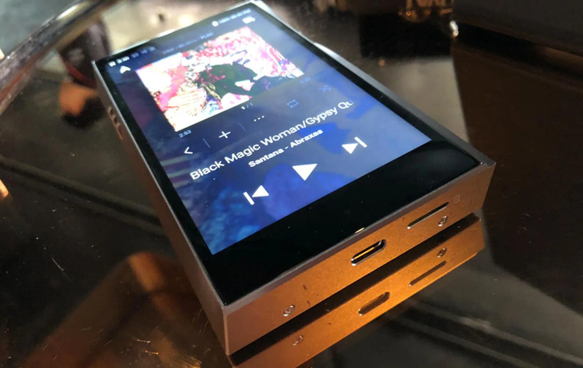 The SE100 has USB-C support for faster charging and data transfer.