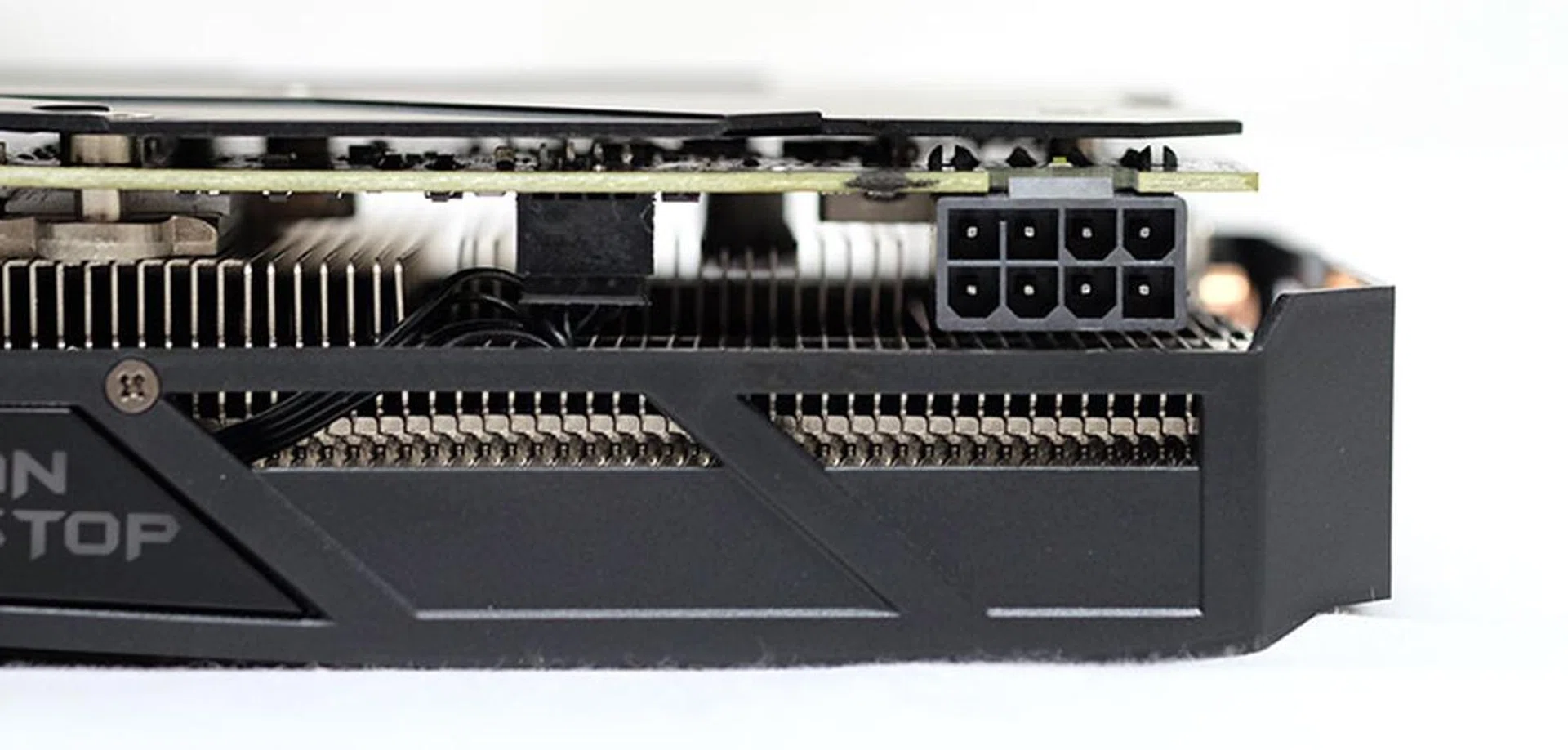 Like ASUS and MSI, Gigabyte has opted for an 8-pin connector over the standard 6-pin one.