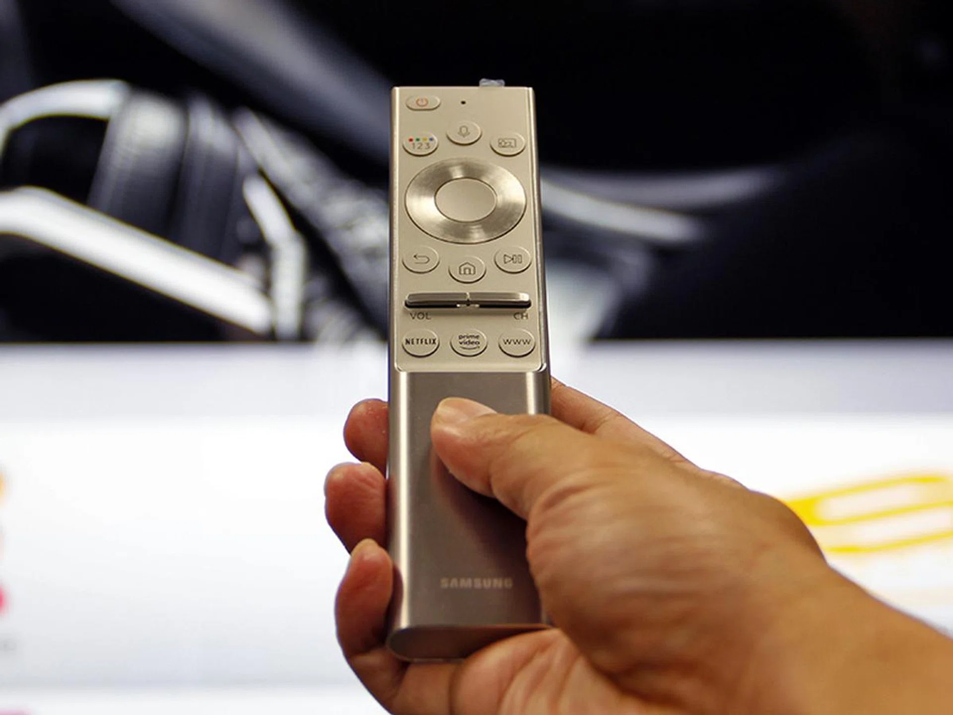 In an ideal scenario, you can use the same One Master Remote to control all your devices. The TV is able to automatically detect and label the devices for easy identification.