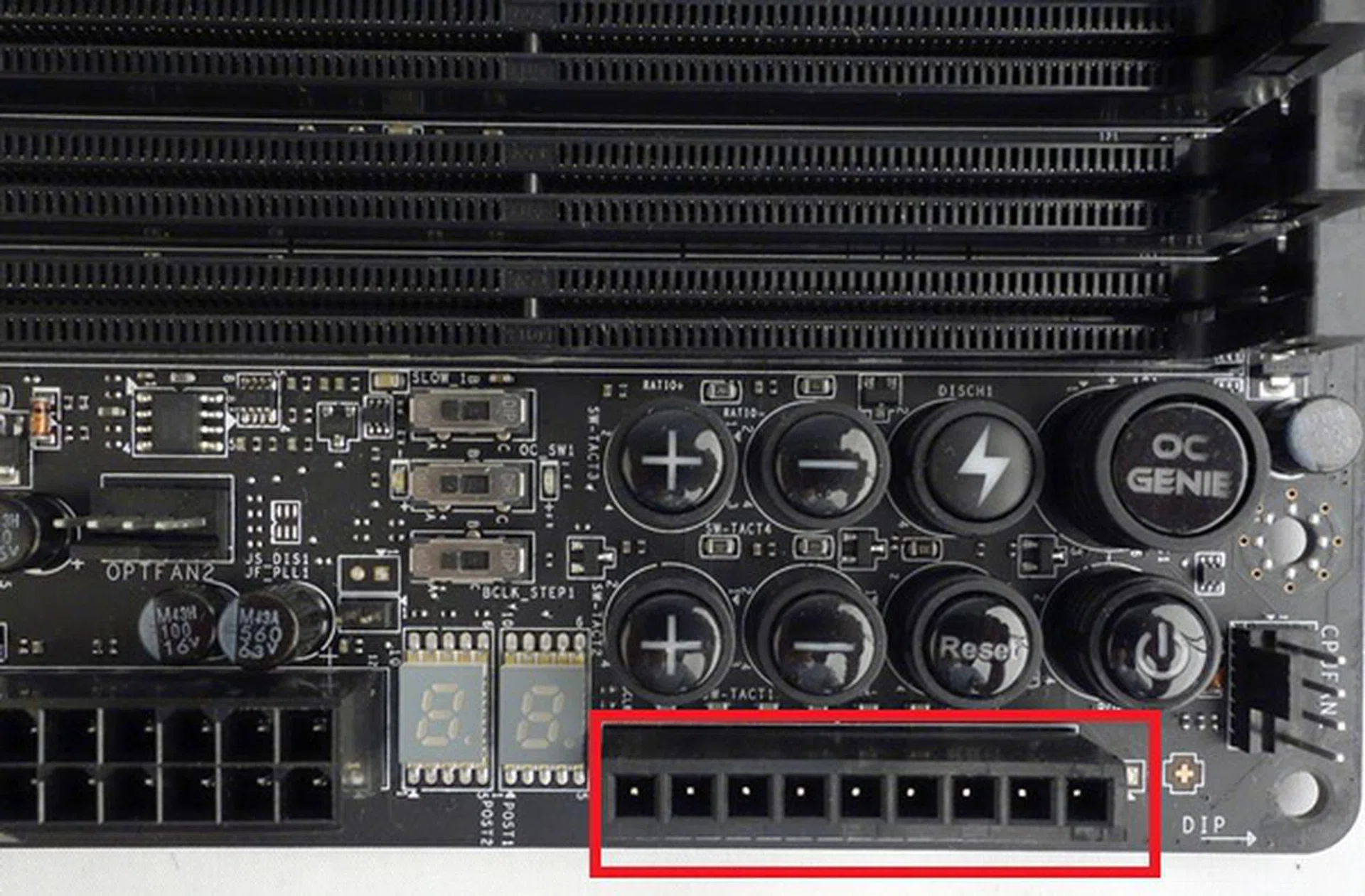 The voltage checkpoints connectors have been upgraded with two extra ground connectors.