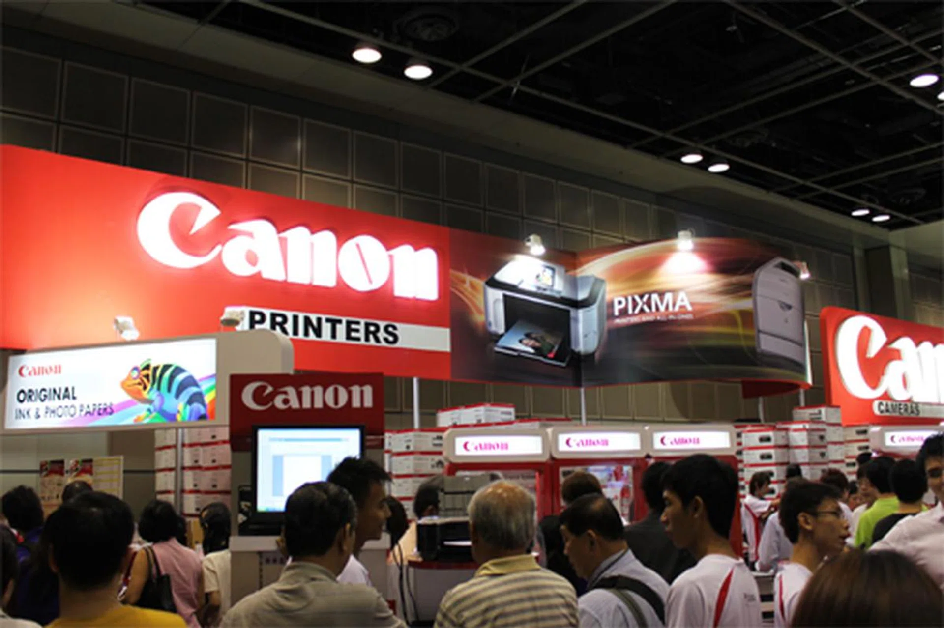 Canon's booth is on the 4th floor, with a wide selection of cameras and printers.