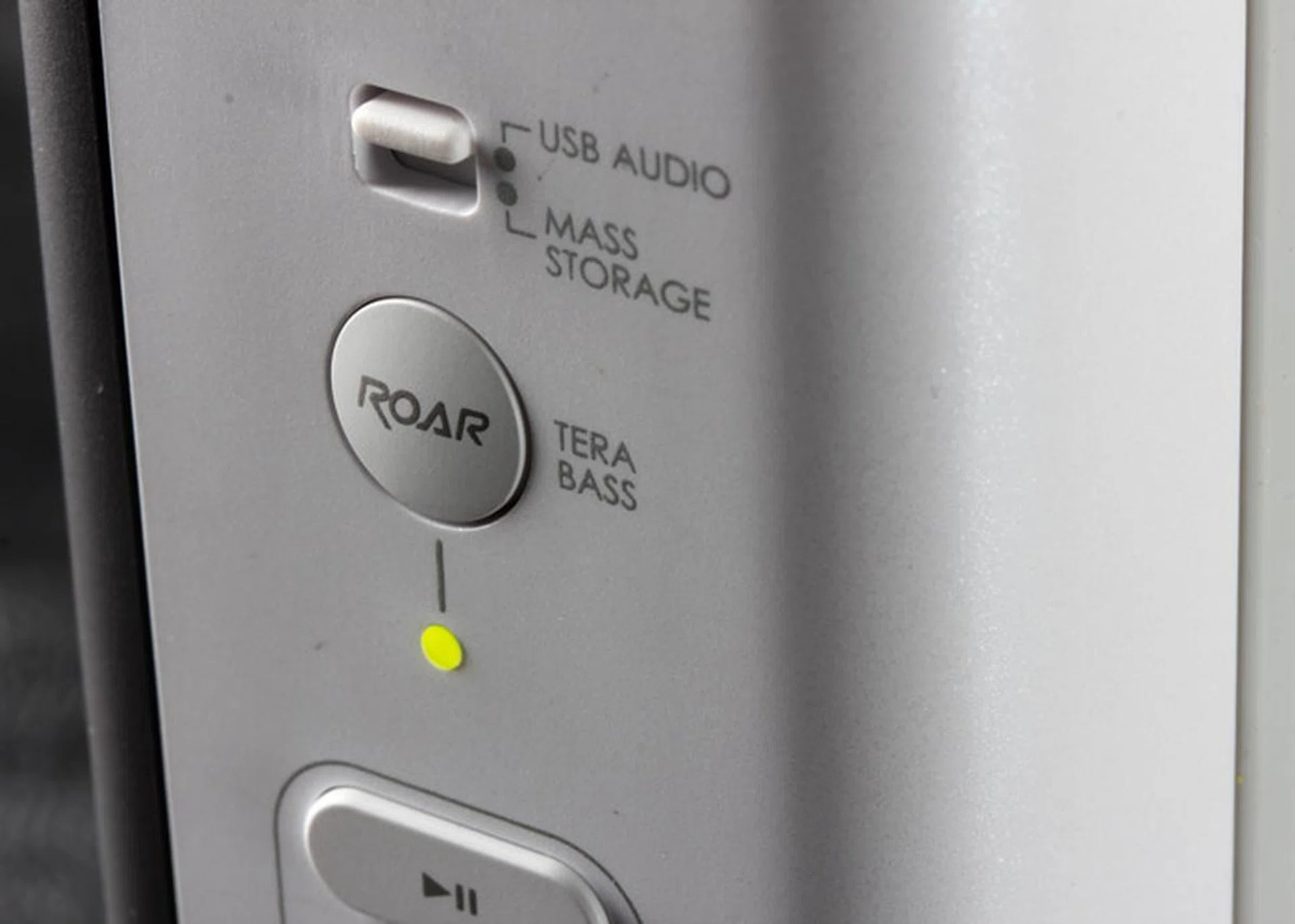 Tapping the Roar button once activates Tera Bass, and a second tap puts it to Roar mode.