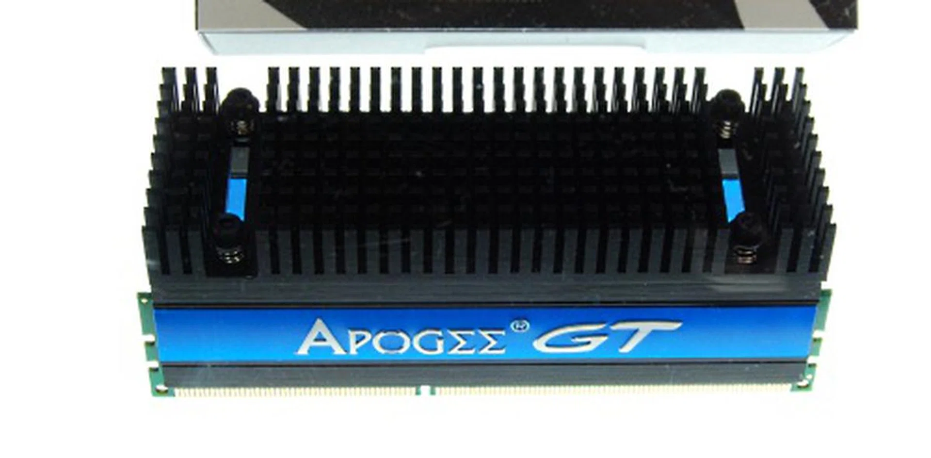 This 4GB kit, the Apogee GT is targeted at overclockers with its rather heavy duty looking memory heatsink, It runs at DDR3-2400.