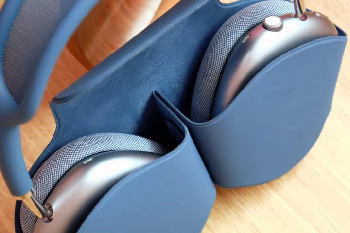 You don't need the case to put the AirPods Max to sleep.