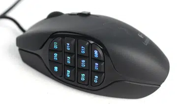 Like Razer's Naga MMO Gaming mouse, Logitech's G600 features a 12-button thumbpad.