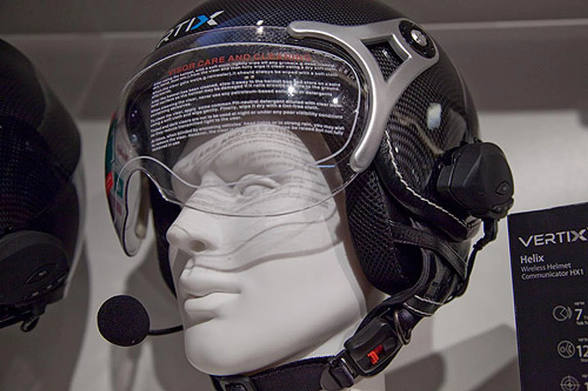 Those who rides a bike and require a good noise canceling Bluetooth headset could consider the VERTIX Helix HX1 wireless helmet communicator. It installs easily into full-face and half-face helmets and offers up to 7 hours of talk time.