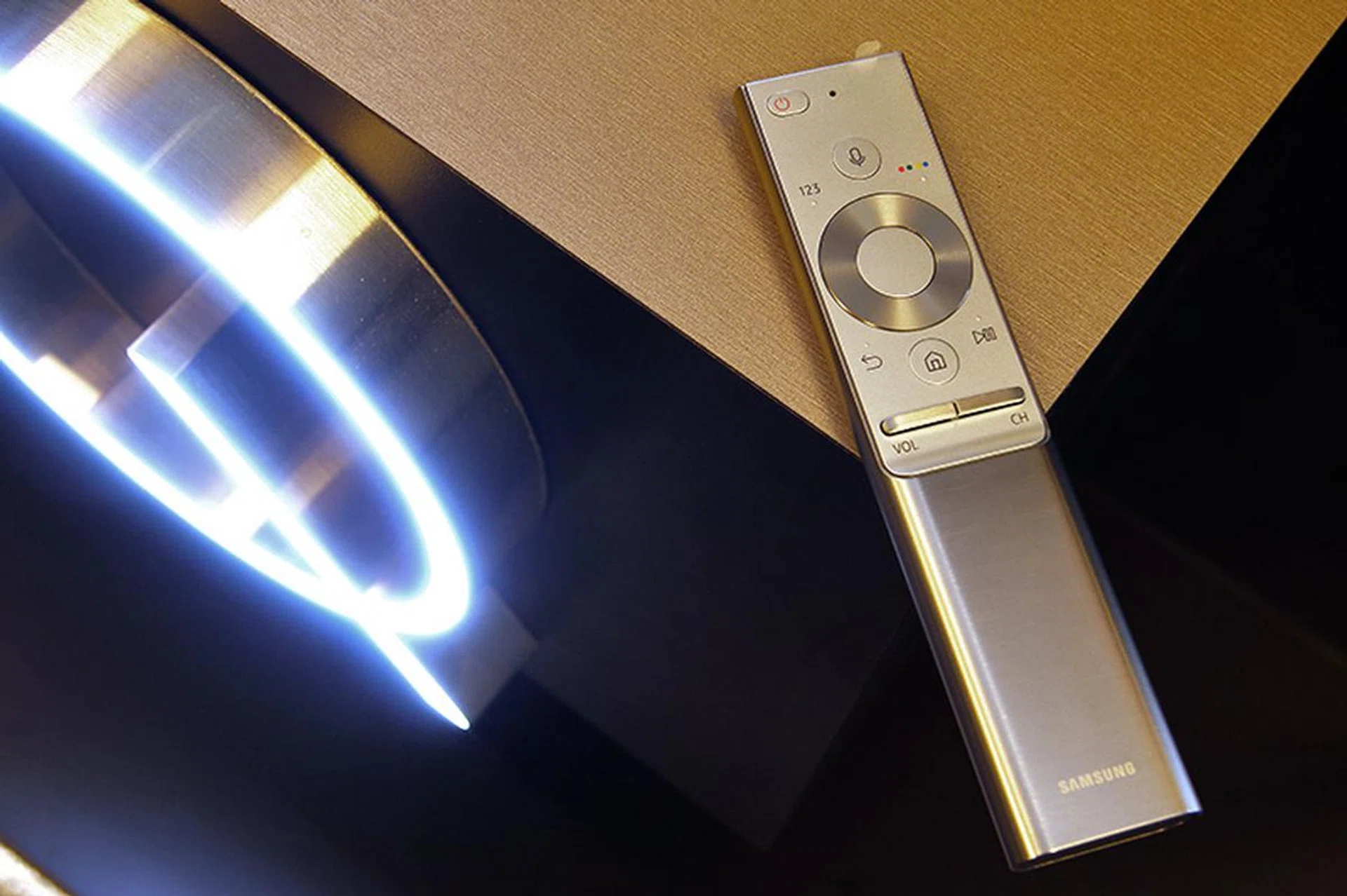 The smart remote for Samsung's flagship TVs is clad in metal this year.