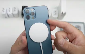 Screenshot taken from zollotech's YouTube video "Apple MagSafe - Which Charger is Fastest - Speed Test".