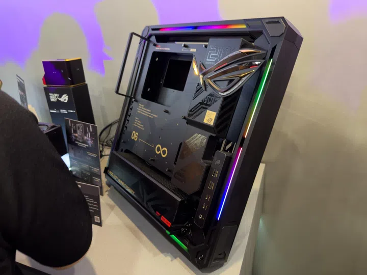 ROG GR20 Edition 20 PC case