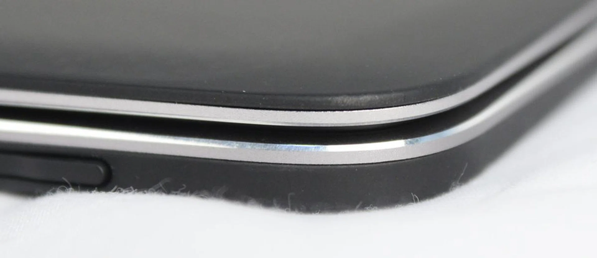 The hard and tough machined aluminum frame reinforces the machine's structure, enabling it to take plenty of abuse - intended or not. 