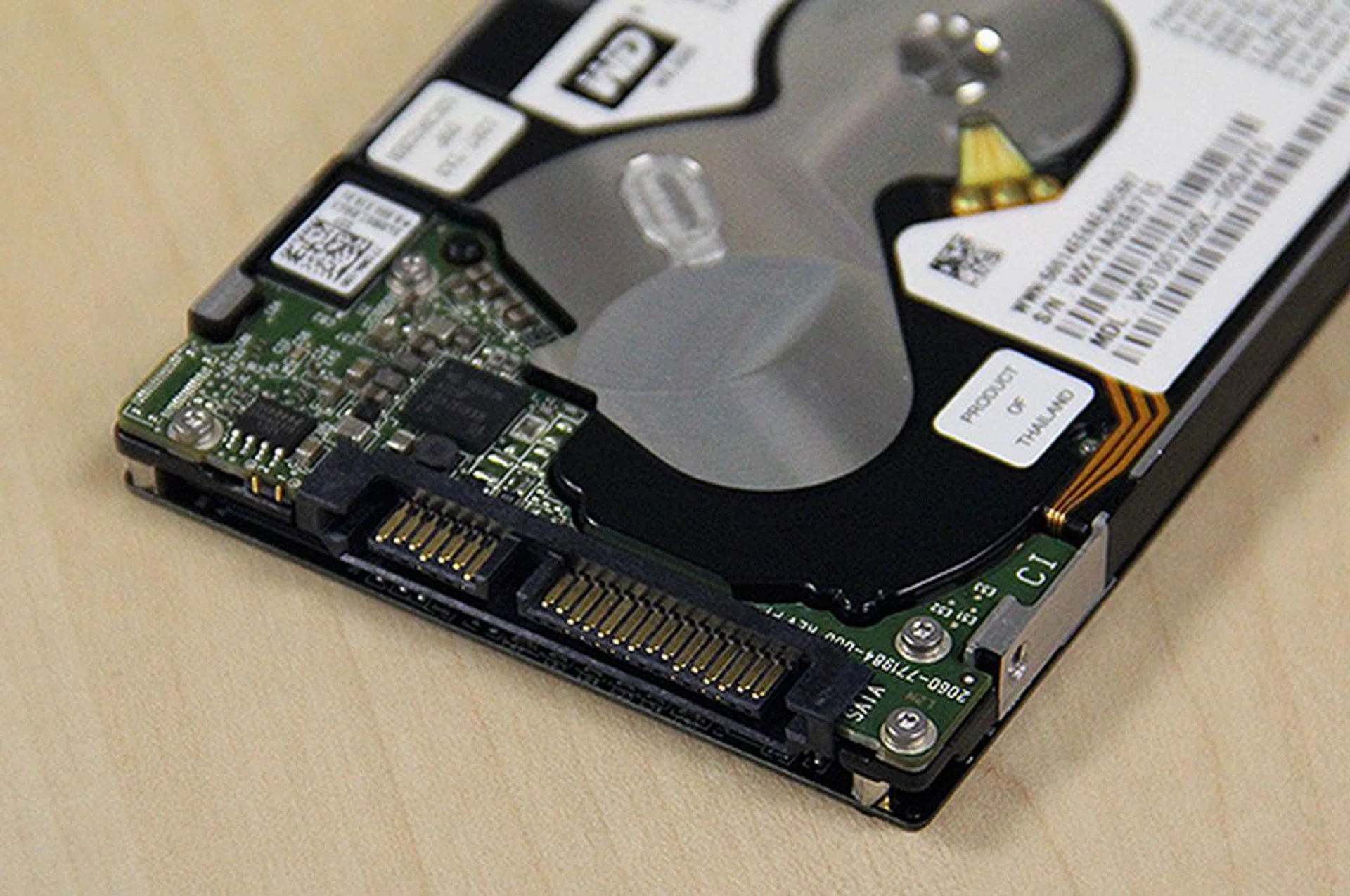 It goes without saying that the WD Black2 supports the latest SATA 6Gbps interface.