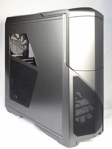 The NZXT Phantom 630 is the new ultra tower chassis from the company. With its updated facade that removed the angled looks of the old Phantom, it also features a revamped interior.