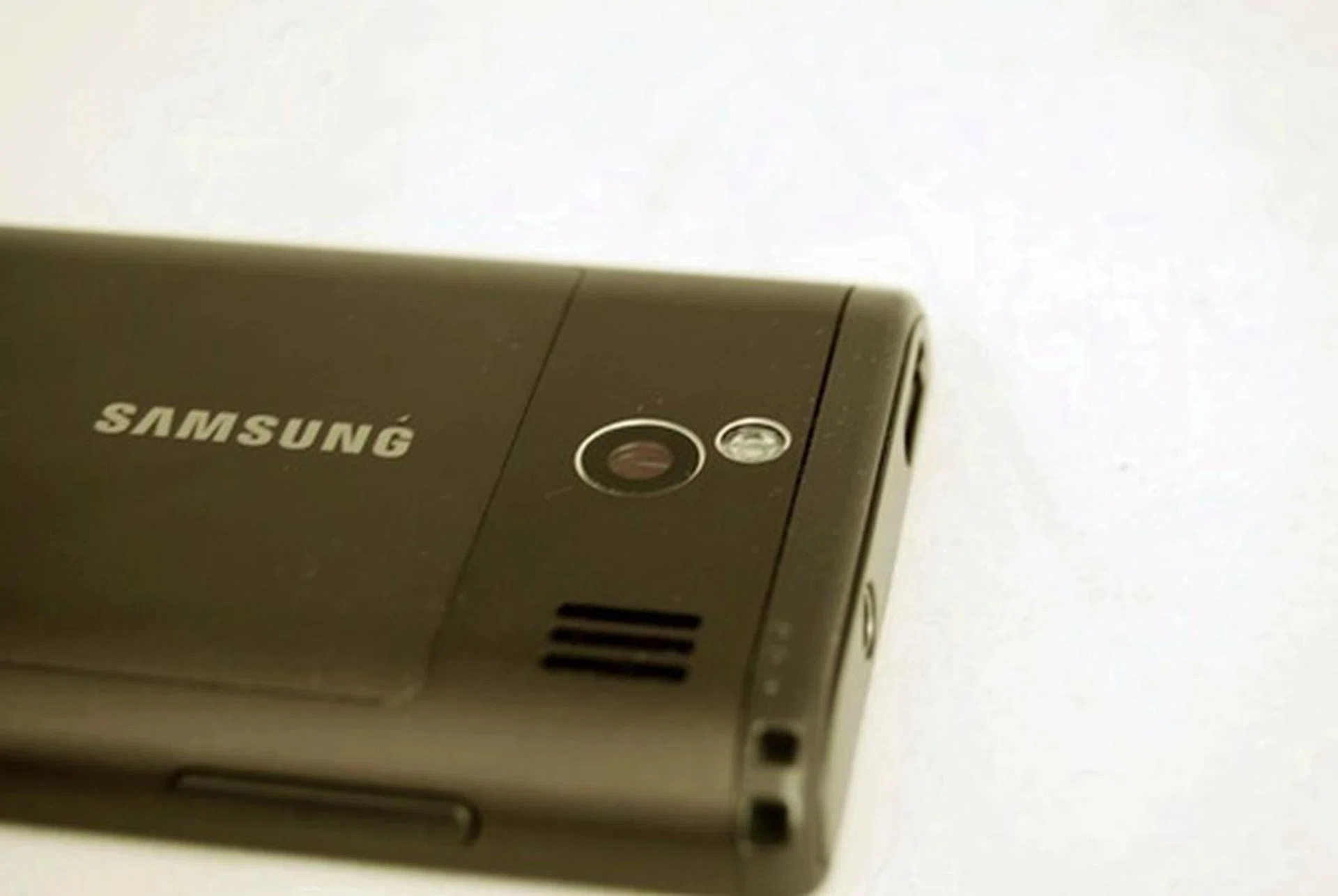 The phone's 5-megapixel camera with LED flash is sported here.