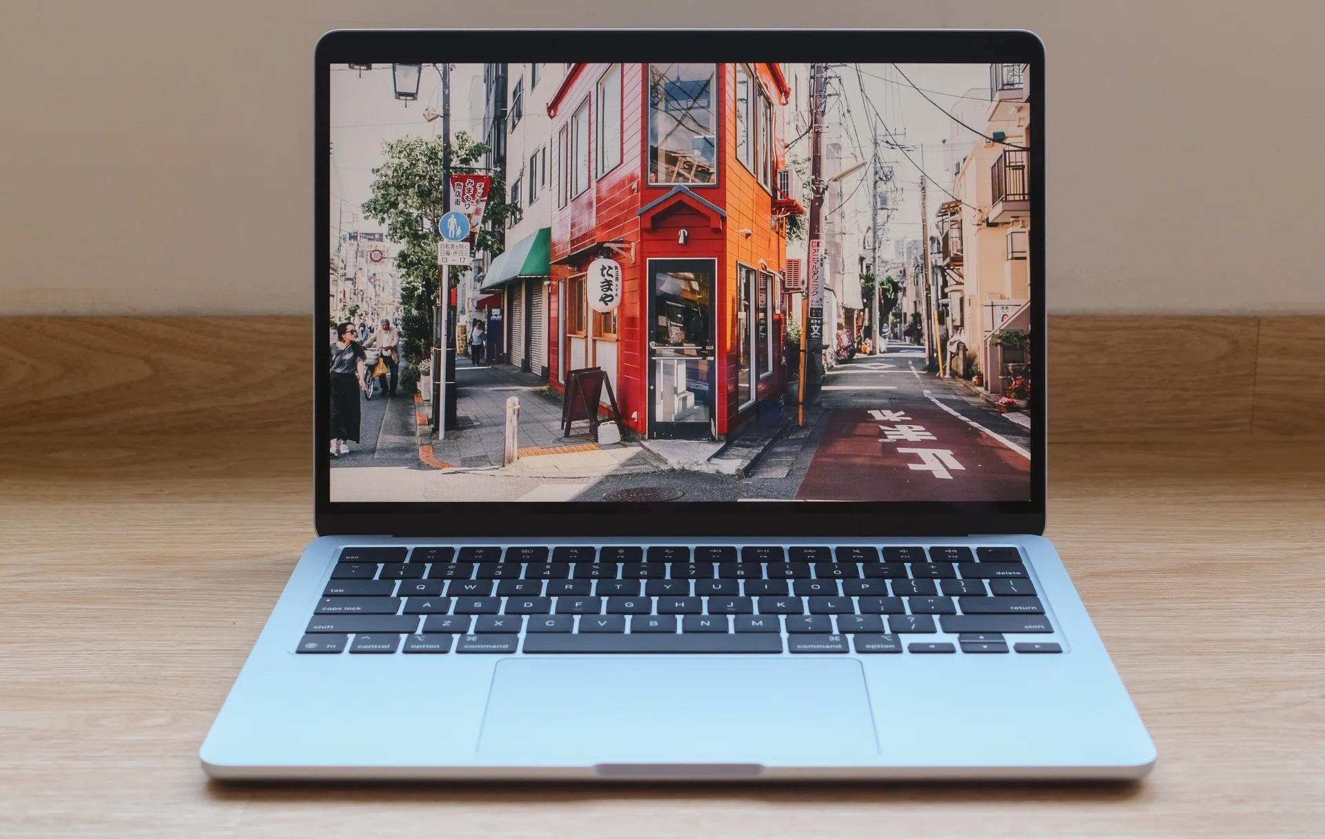 The MacBook Air gets even better with the more powerful and efficient M4 chip. Photo: HWZ