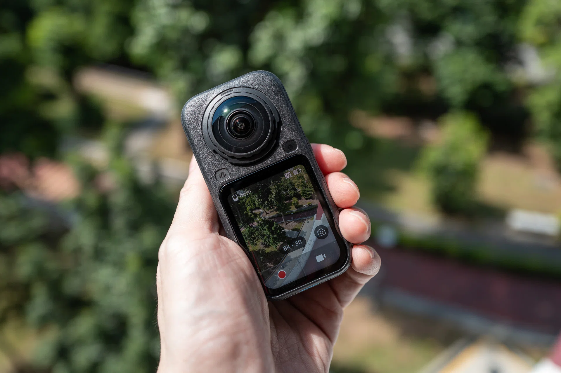 Insta360 X6’s weight