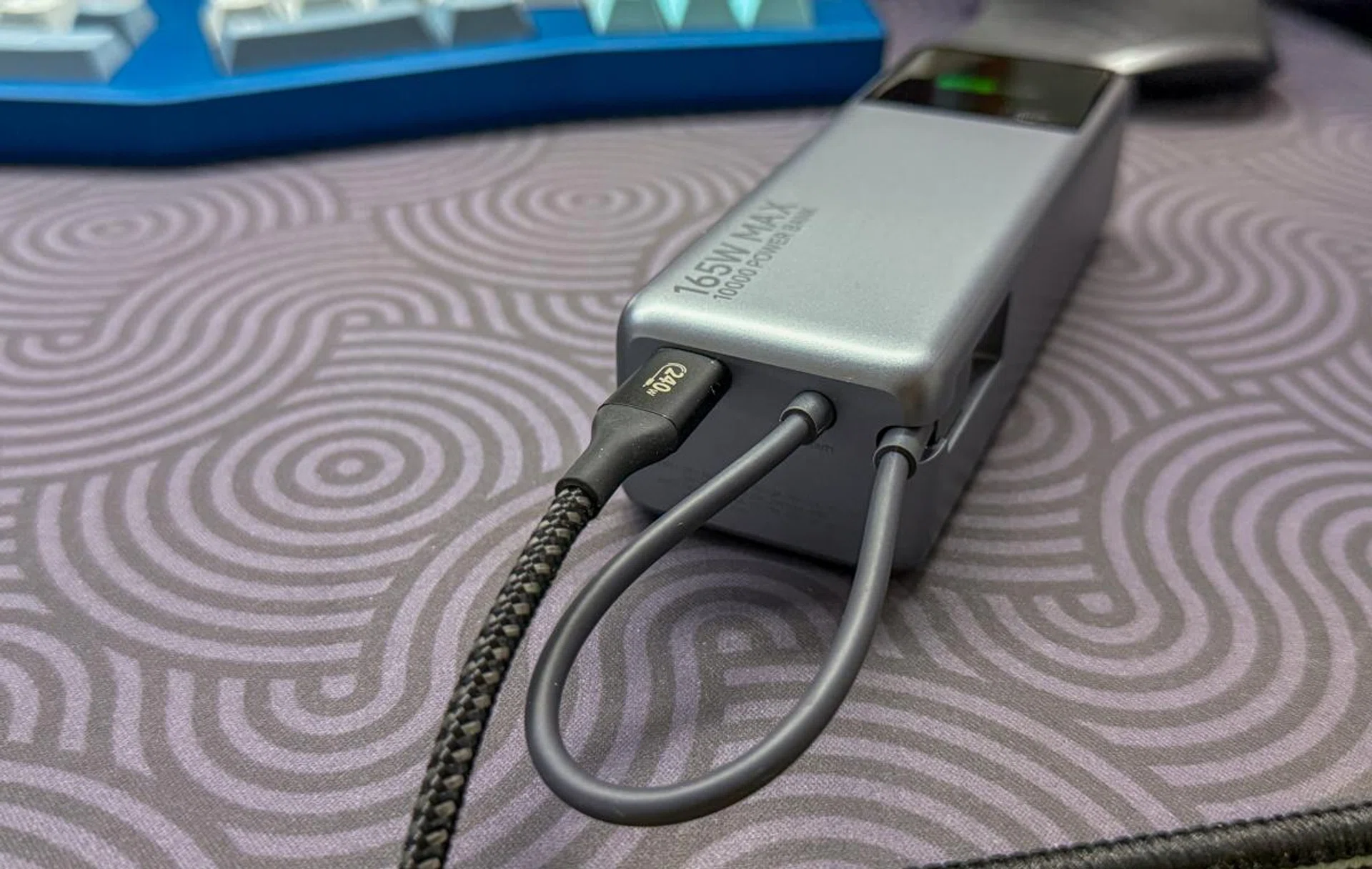 One solo USB-C port. Photo: HWZ.