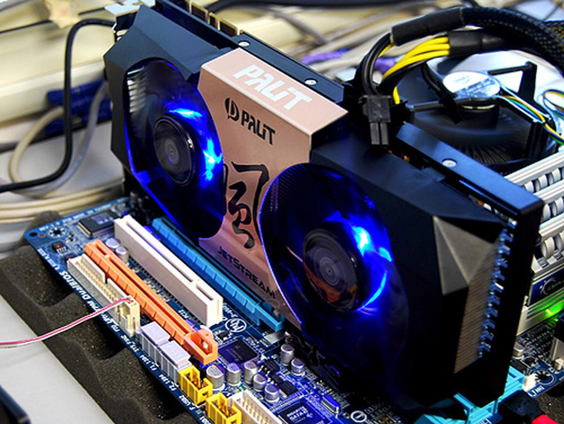 The Palit card's party piece are these blue LED lights. Cool, if you have a see-through casing to show them off.