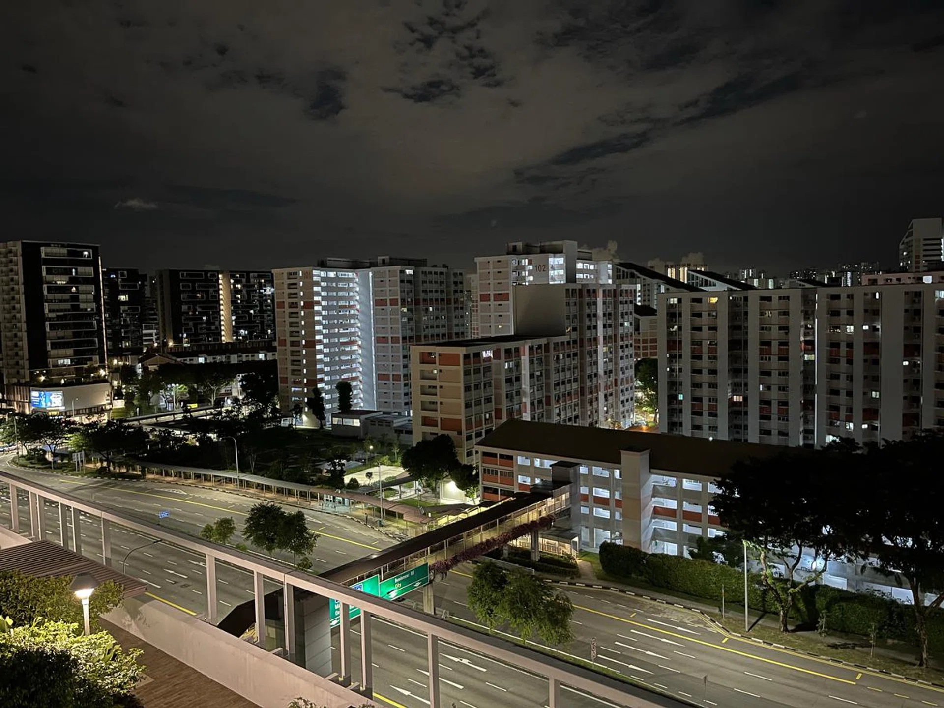 Taken with the iPhone 13 Mini's main wide camera in Night Mode.