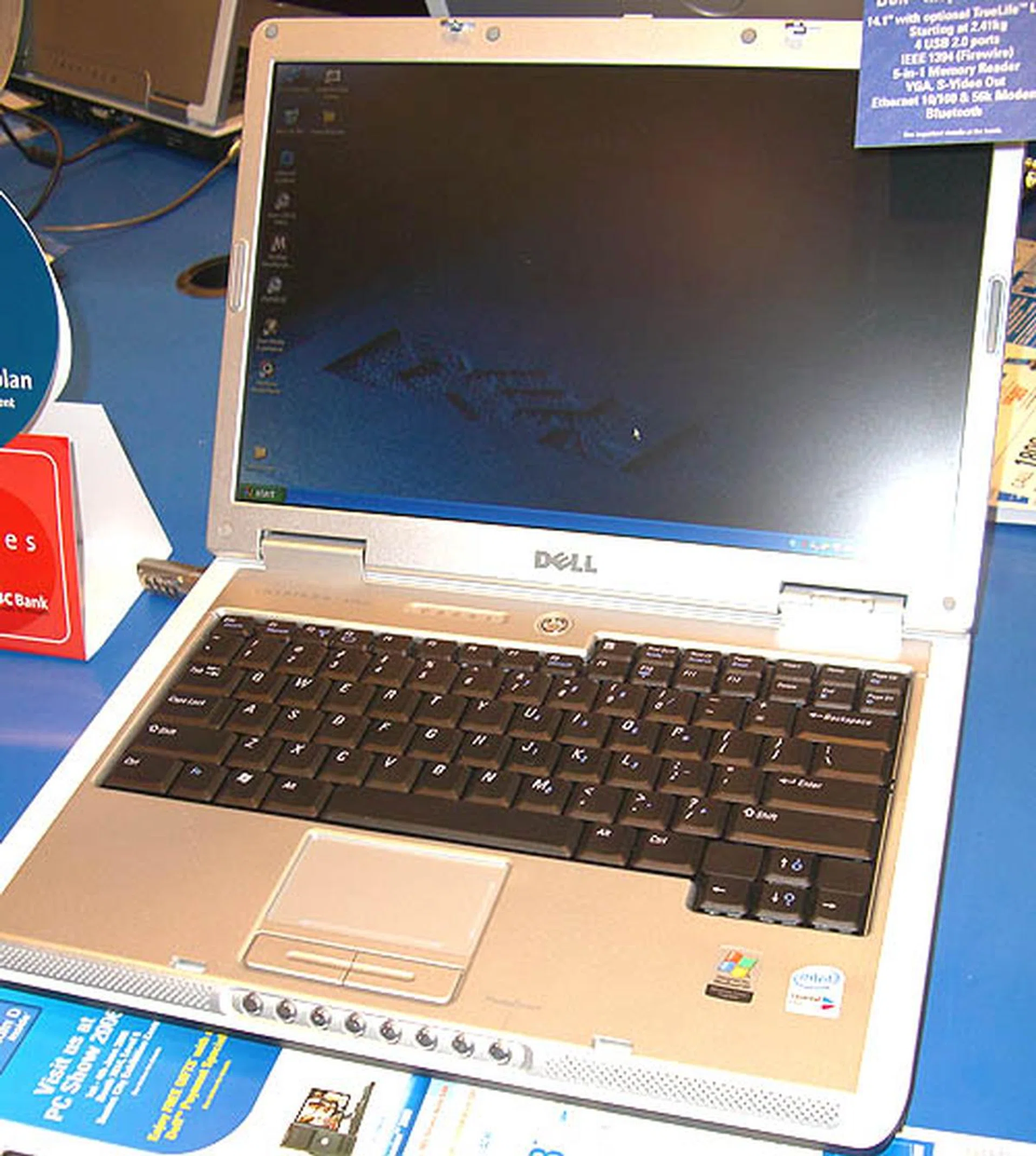 Selling at S$1,599, the Dell Inspiron 640m is quite a decent budget notebook, what with its Core Duo processor, 80GB SATA hard drive, 1GB of DDR2 RAM and DVD burner. 