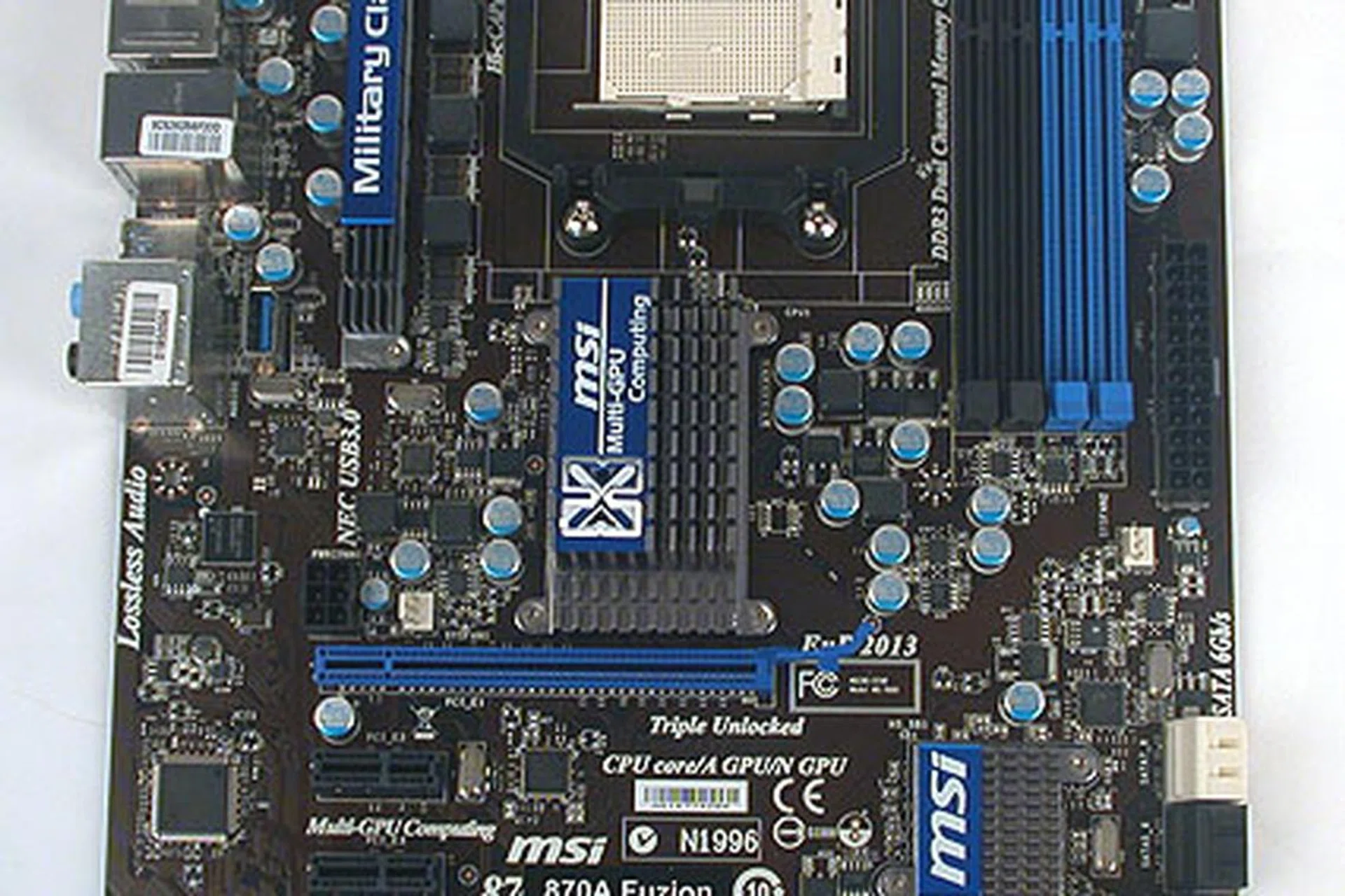 The familiar brown, blue and black theme used by MSI in recent boards continues its run on the 870A Fuzion. We said it before and will say it again - we aren't exactly fans of its brown PCB.