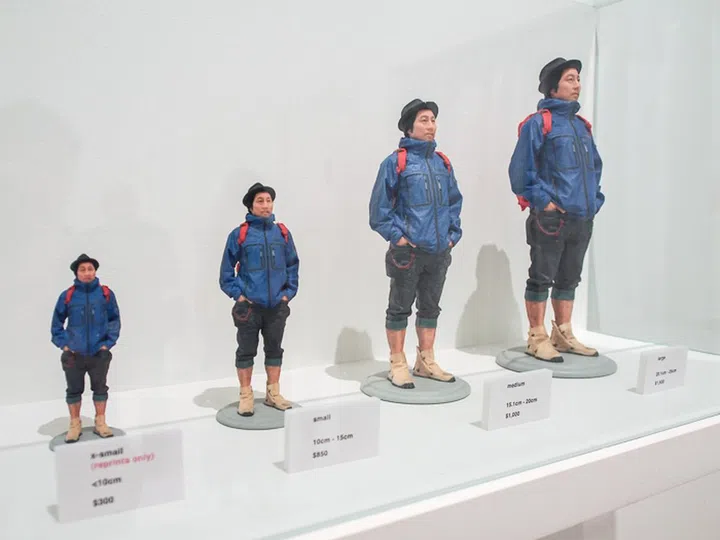 Three sizes are available for you to choose from, ranging from 10 cm to 25 cm in height.